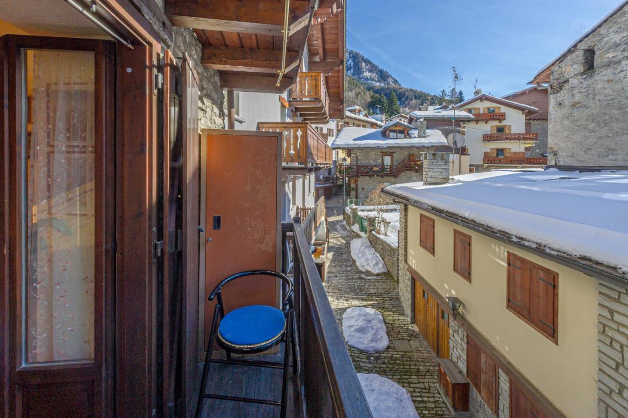 Appartamento Claire - Relax Con Splendida Vista - Cour 0081 كورمايور المظهر الخارجي الصورة
